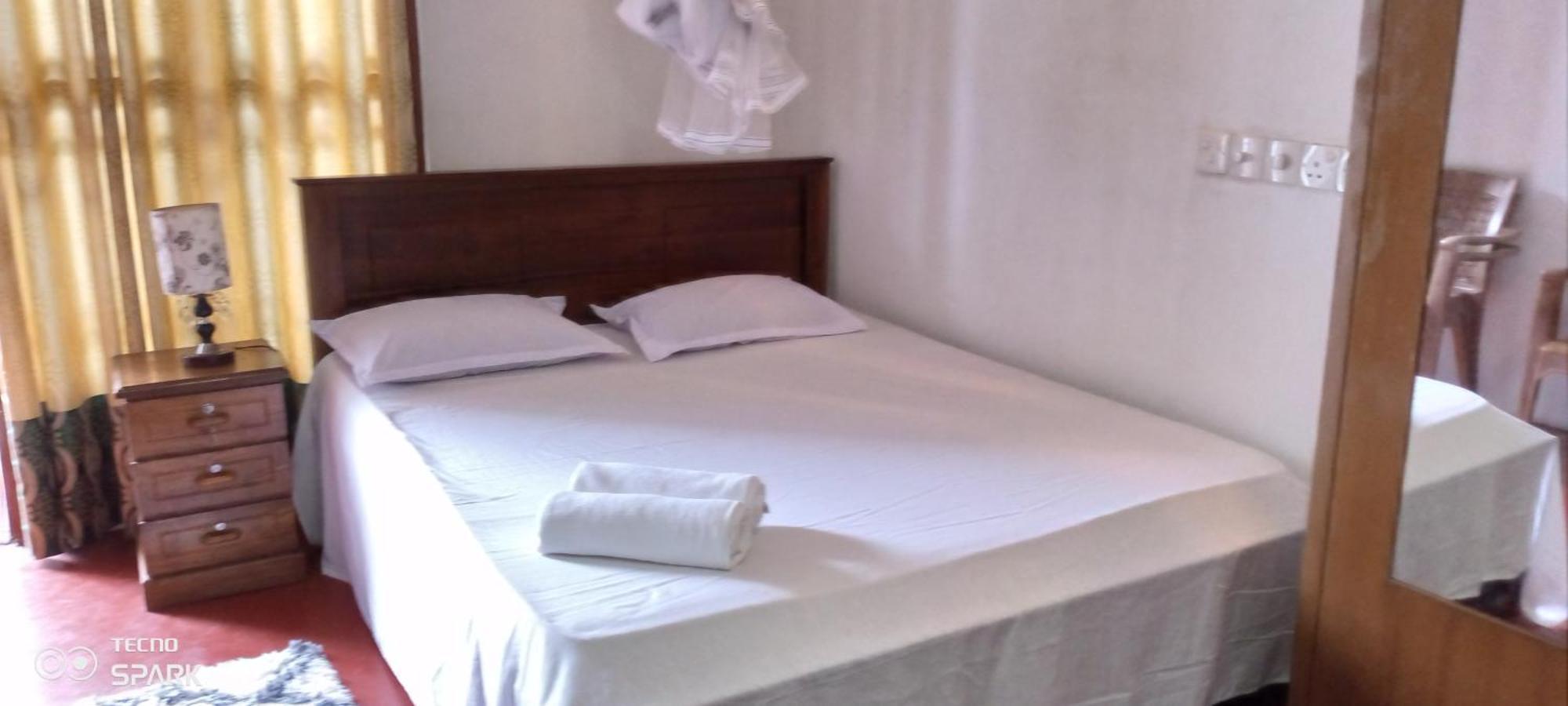 Desitha Family House Hotell Mirissa Eksteriør bilde