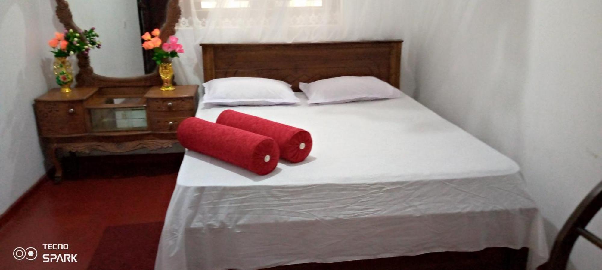 Desitha Family House Hotell Mirissa Eksteriør bilde