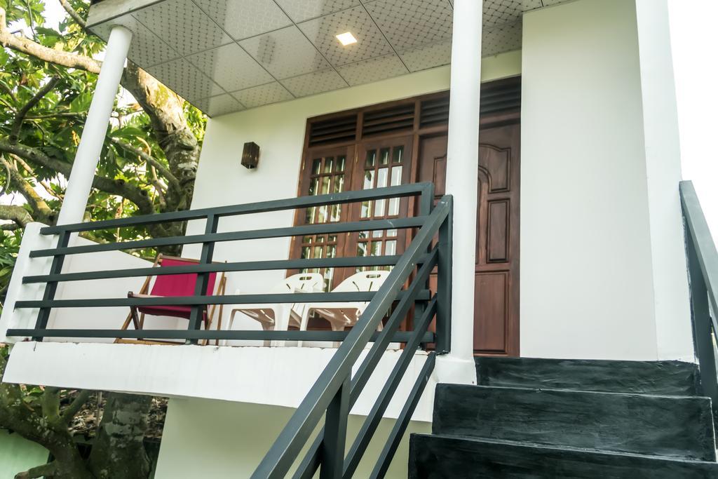 Desitha Family House Hotell Mirissa Eksteriør bilde